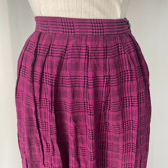 Vintage Pleated Skirt Size 8 Burgundy Black Houndstooth Midi Preppy Academia 90s - Picture 3 of 16